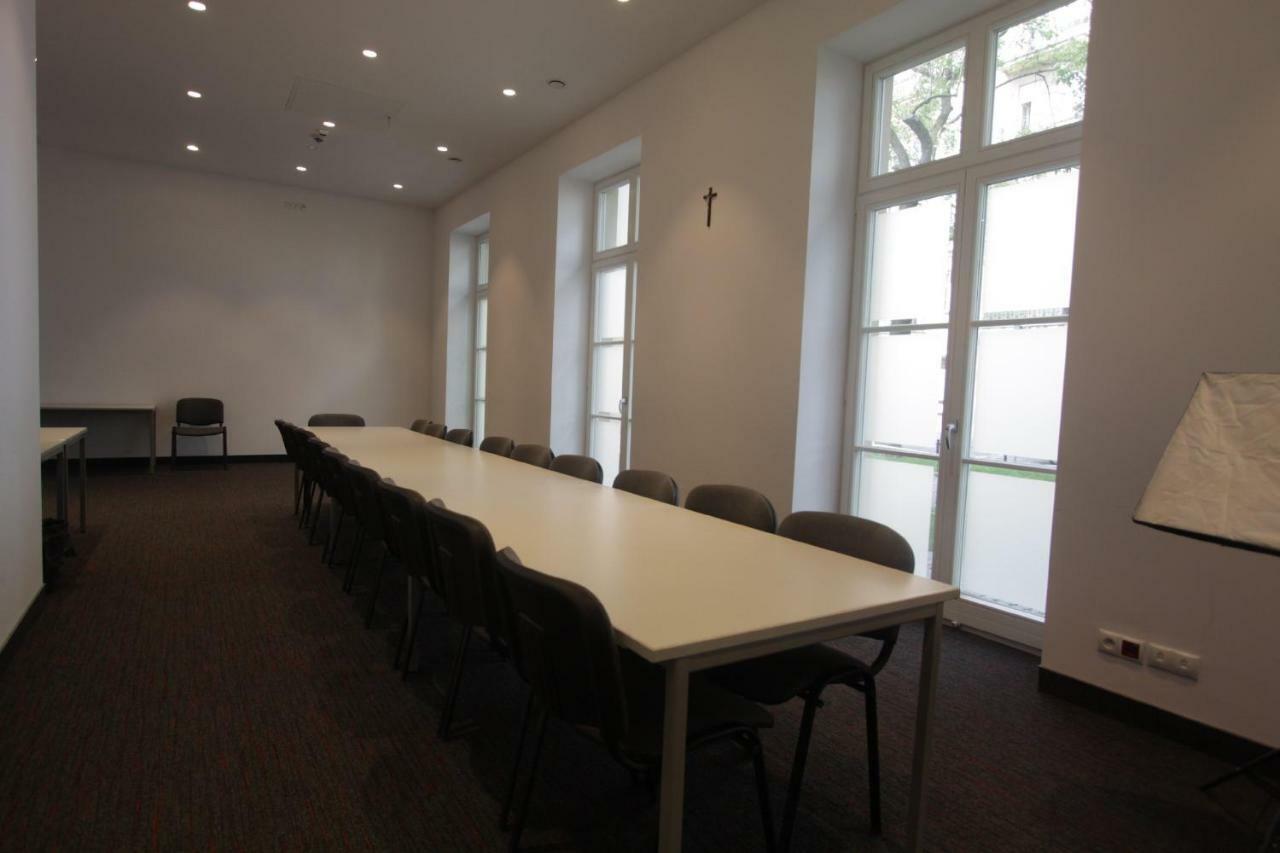 Ostello Dom Pomocy Studentom Varsavia Esterno foto