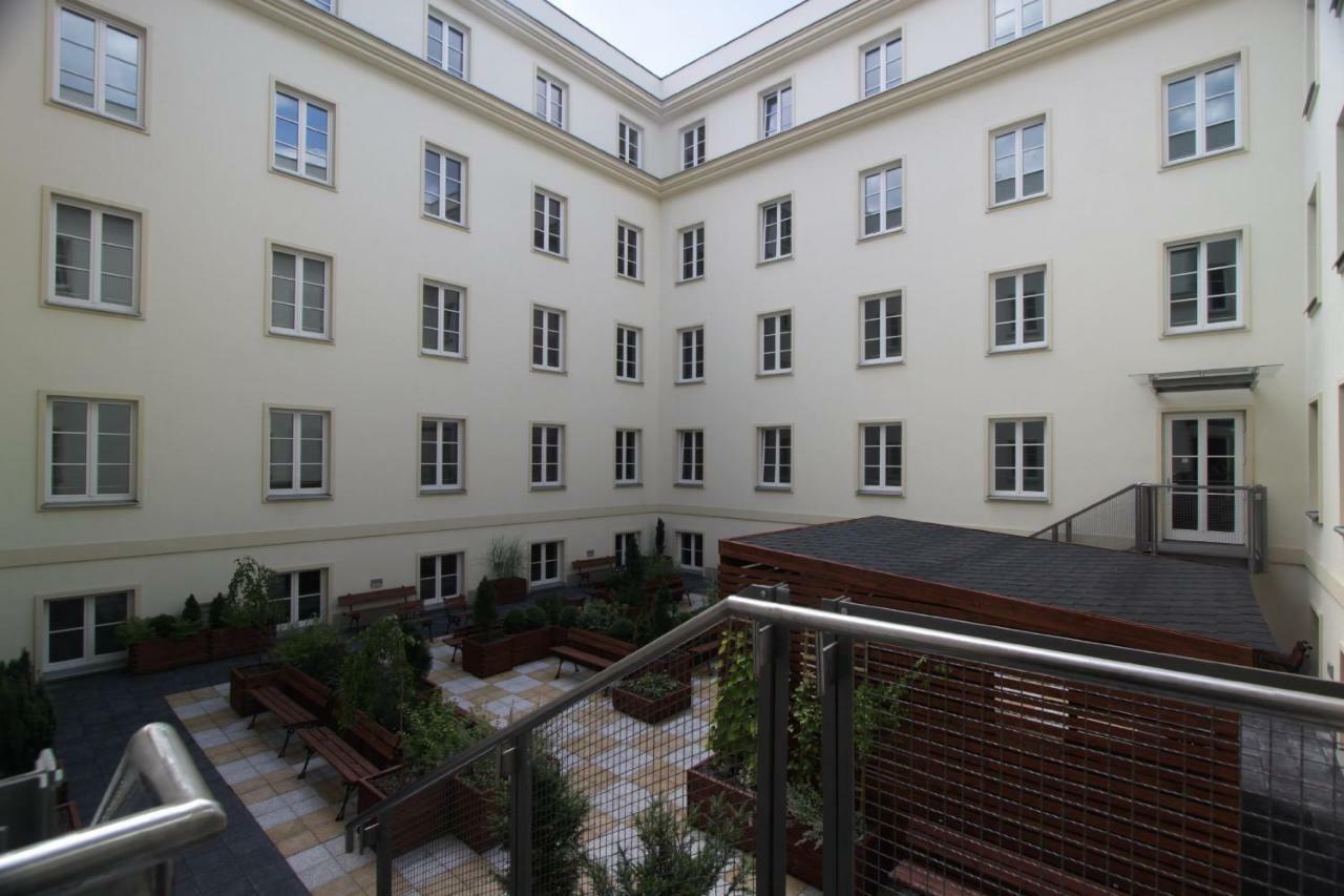 Ostello Dom Pomocy Studentom Varsavia Esterno foto